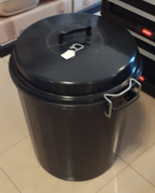 CUBO BASURA 60L NEGRO