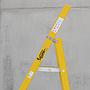 ESCALERA DE FIBRA DE TIJERA CÓNICA CON PLATAFORMA Y PELDAÑO ANCHO 60 mm MOD. F6TP05CW (4 PELD + PLATAFORMA). ALTURA PLATAFORMA: 1.235 MTS